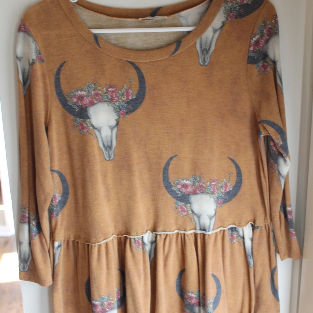 3Quarter Sleeve Cow Skull